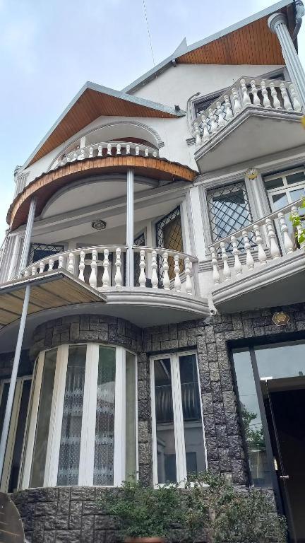 Hotel Mariel Tiflis Exterior foto